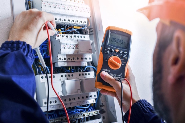 Quel matériel électrique professionnel choisir pour une coupe d